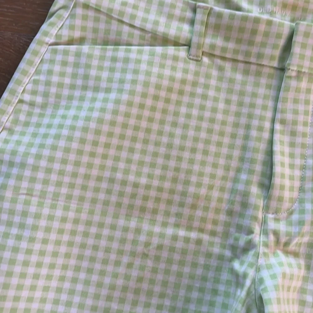 NWT OLD NAVY High-Waisted Pixie Trouser Shorts Green Gingham 5” inseam size 12